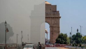 दिल्ली में जहरीली हवा ने लोगों को किया प्रभावित