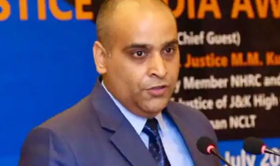 वकील