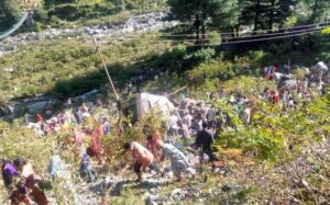 जम्मू कश्मीर के पुंछ में बड़ा सड़क हादसा