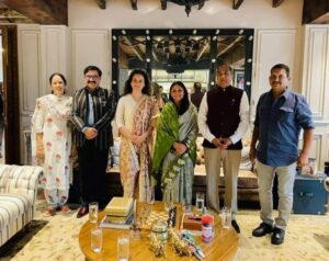 सीएम जयराम ठाकुर कंगना रनौत के घर पहुंचे थे