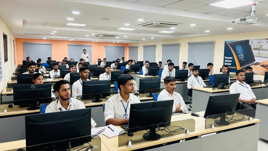 आईआईएमटी में राष्ट्रीय साइबर सुरक्षा जागरूकता कार्यक्रम